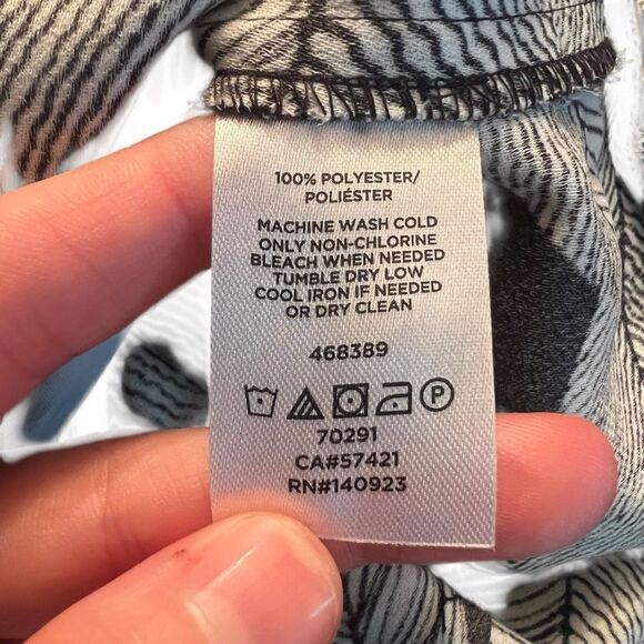 Loft petites patterned romper. Size 4P‎ - Picture 5 of 8